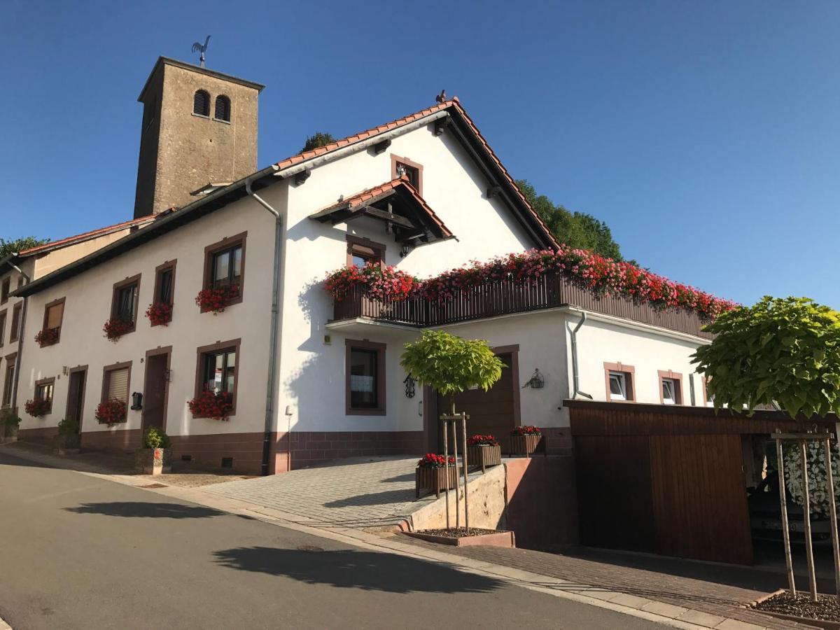 Gastehaus Am Pfarrgarten Mettlach Exterior photo